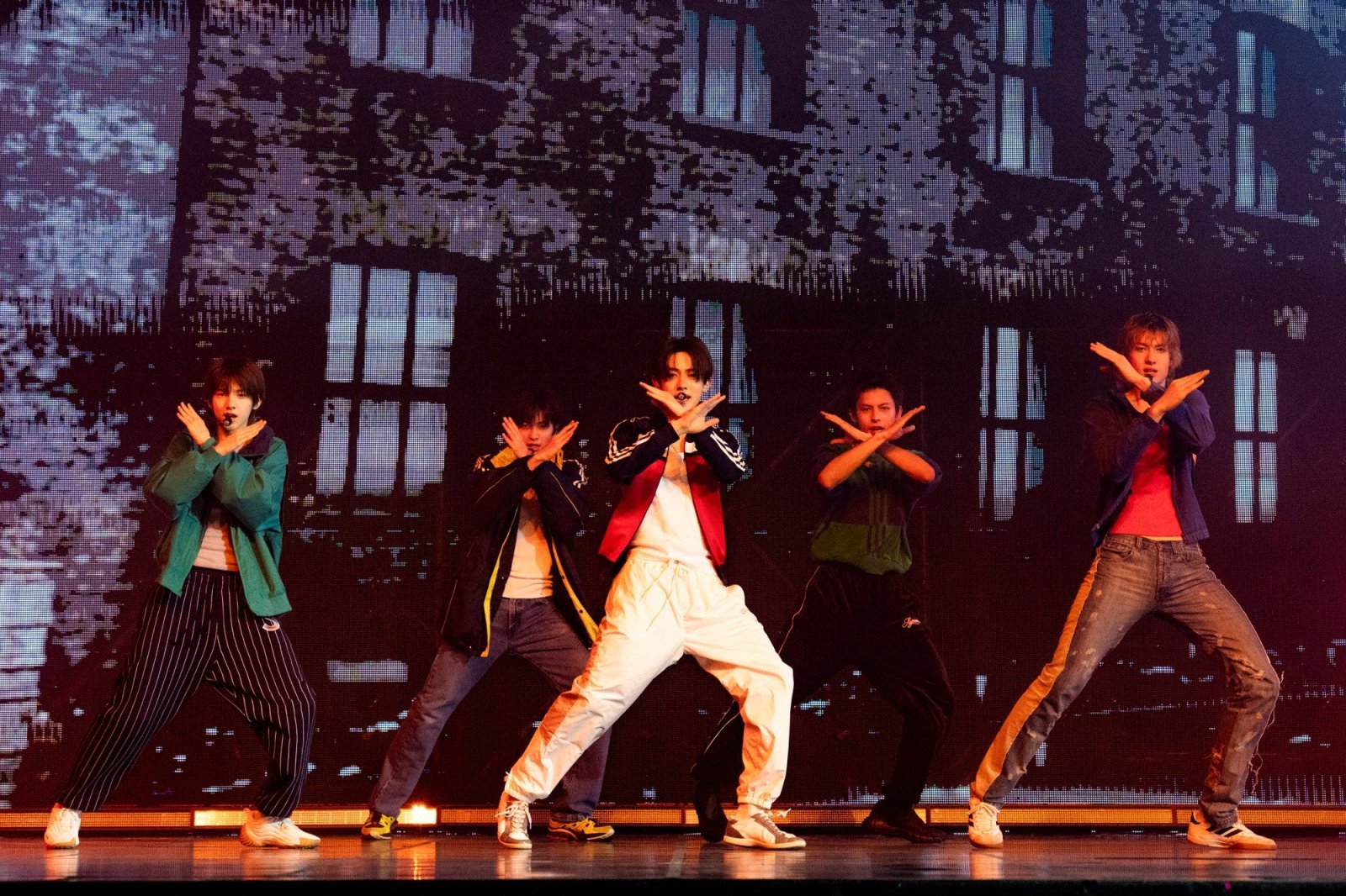 코르티스, 신곡 ‘레드레드’ 릴리즈 파티 개최…컴백 포문 제대로 열었다