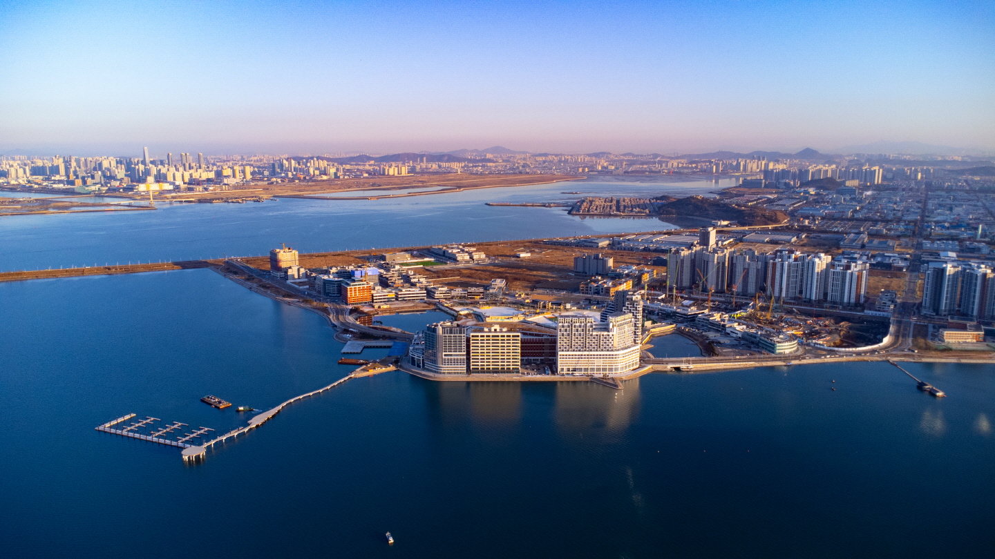 거북섬 푸르지오 작업자 사망…대우건설 관계자 등 송치