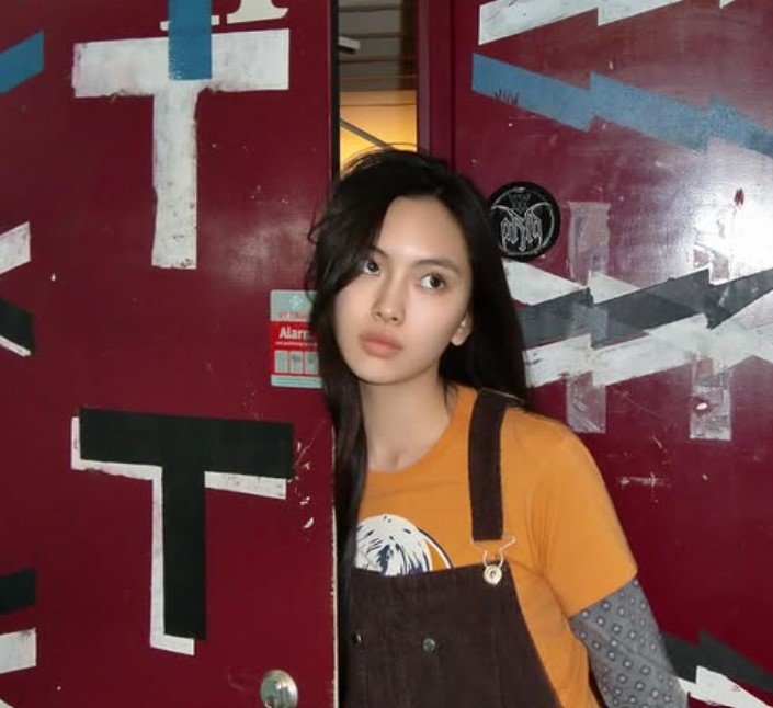 뉴진스, 6개월 만에 SNS 재개…“혜인 생일 축하”