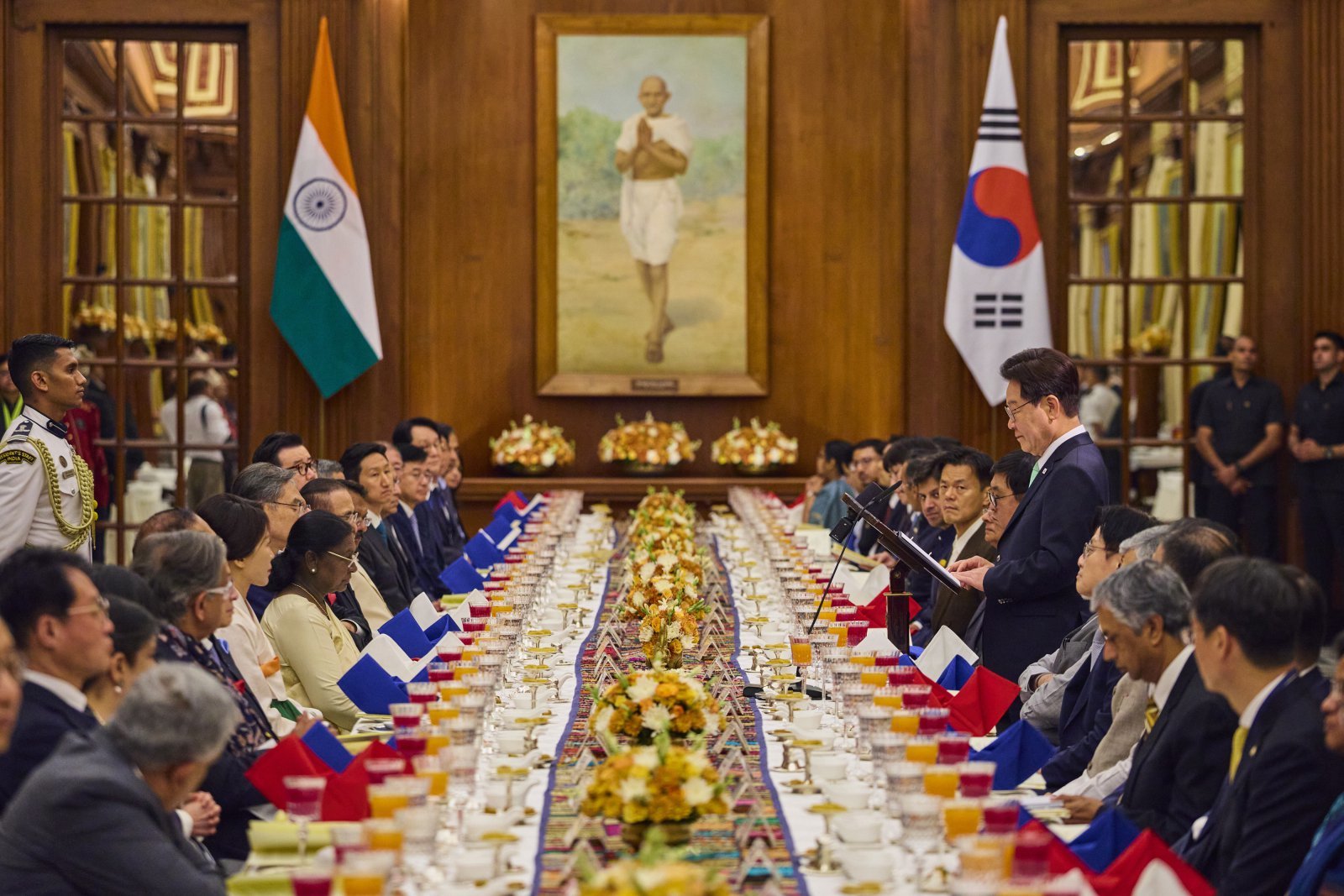 李대통령 해외순방 동행 5대 은행장…글로벌 영토 확장 ‘드라이브’