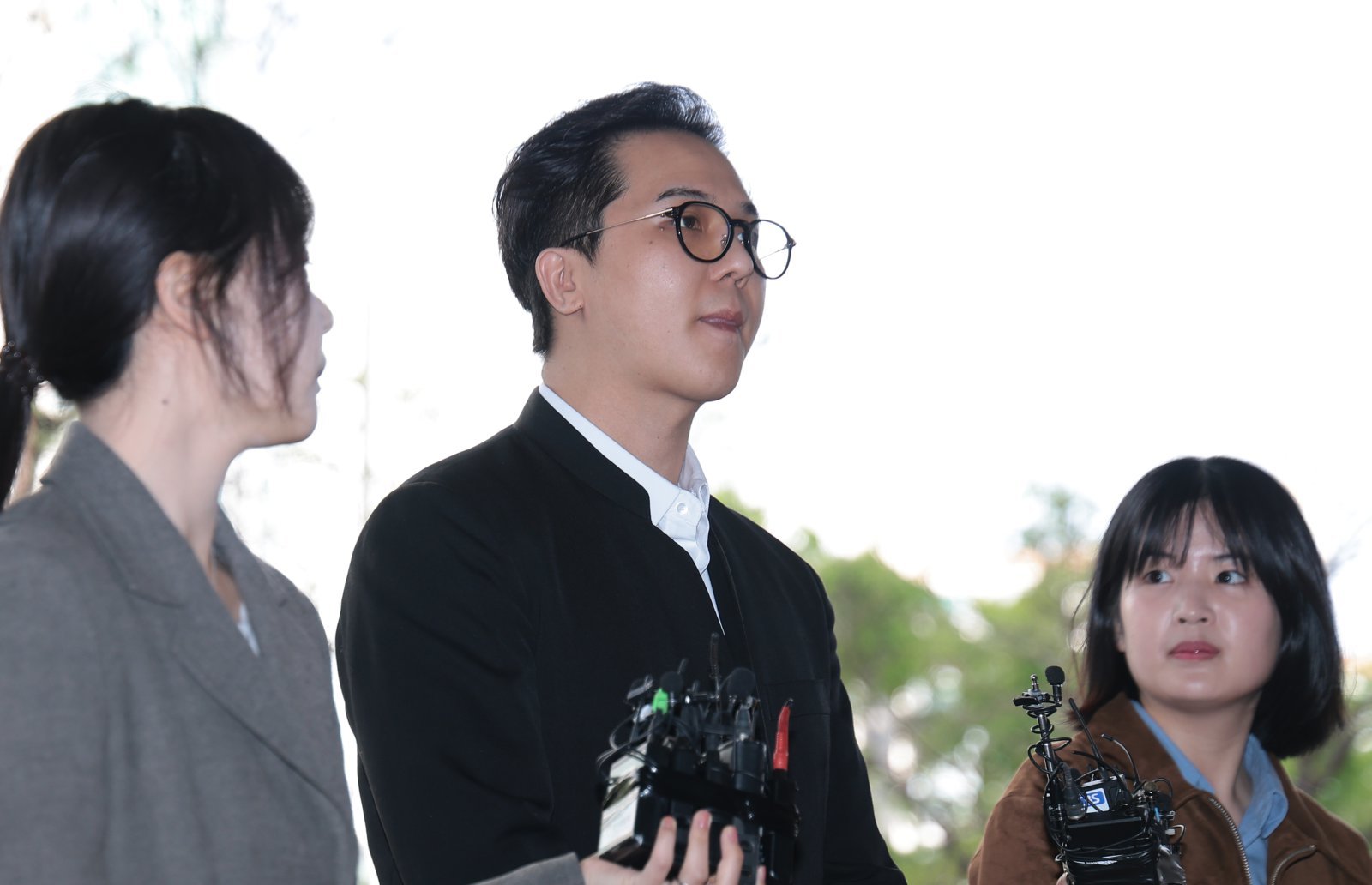 ‘부실 복무’ 위너 송민호, 징역 1년6개월 구형…“재복무 기회 달라”