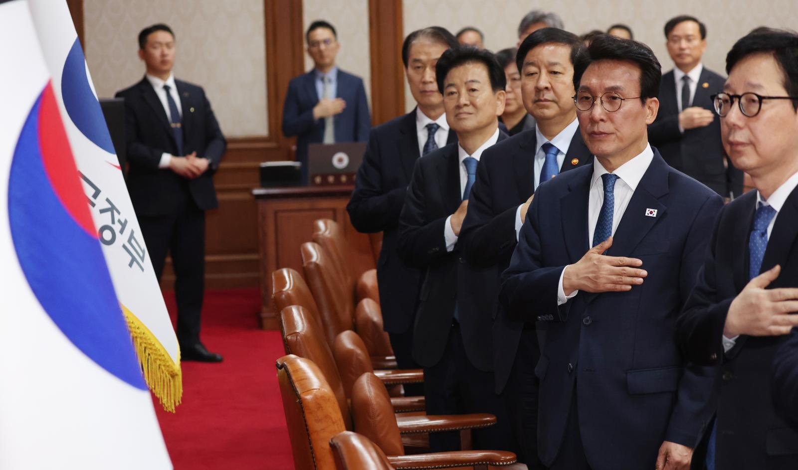 金총리 “중동 불확실성 대응 유지…요소 방출·유가 안정 총력”