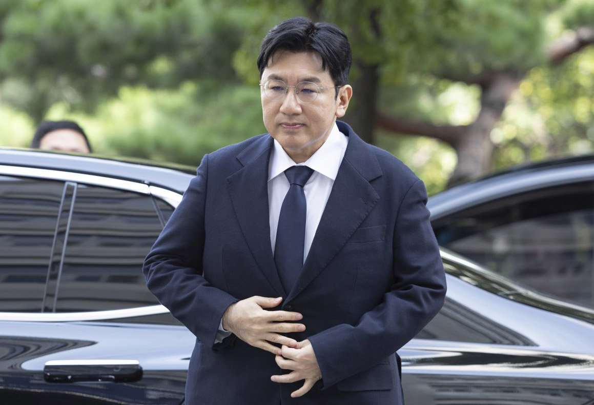 경찰, 방시혁 하이브 의장 구속영장 신청…1900억 부당이득 의혹