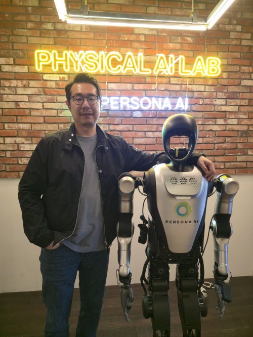 피지컬AI 로봇 공개한 페르소나AI  “피지컬AI 생태계 선도해 나갈 것 ”