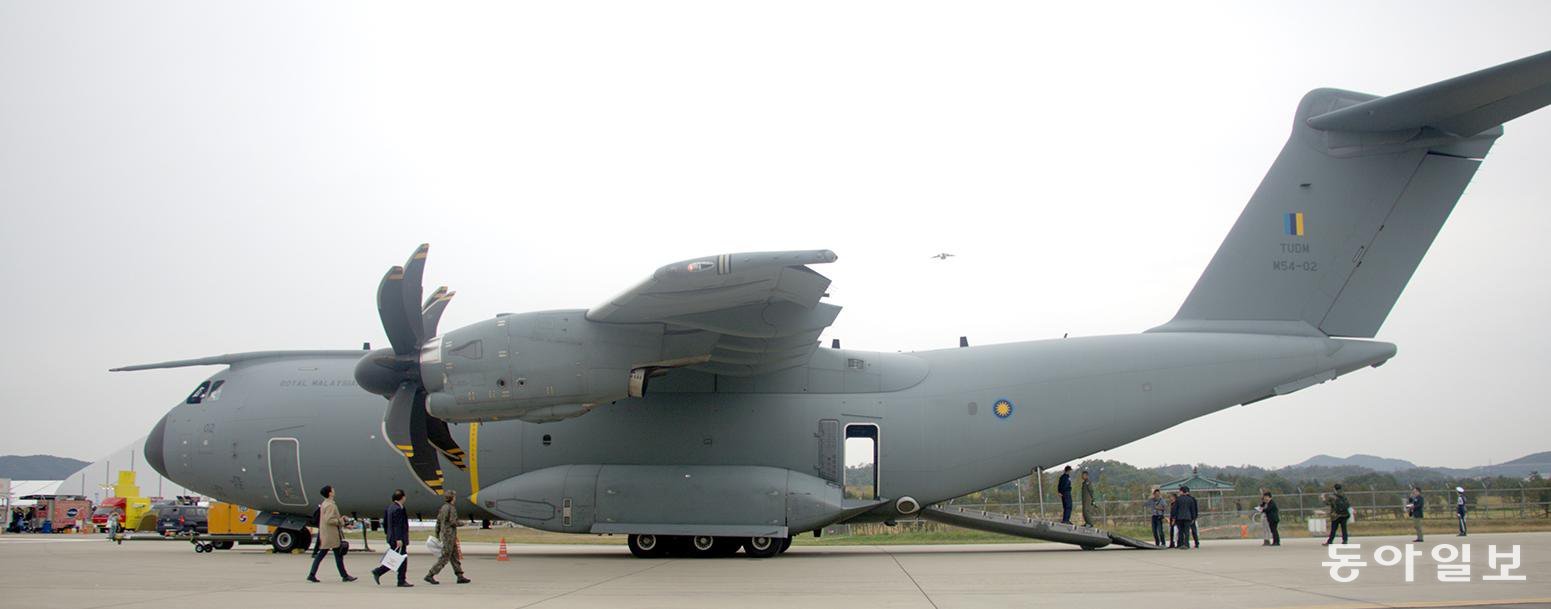 에어버스의 터보프롭 수송기 A400M. 
이원주 기자 takeoff@donga.com