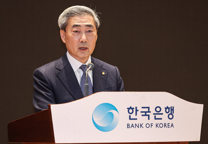 신현송 신임 한국은행 총재가 21일 서울 중구 한국은행 본관에서 열린 취임식에서 취임사를 하고 있다. 사진공동취재단