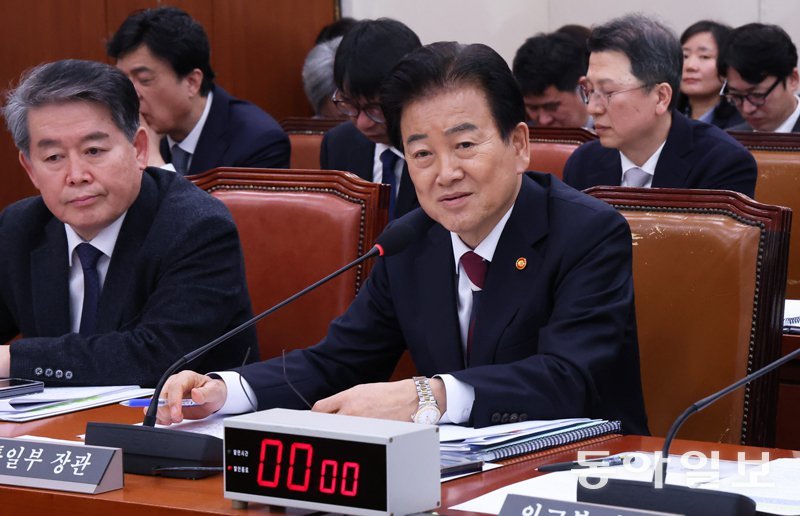 “브런슨, 안규백 만나 정보유출 항의” 野 주장에… 정부 “사실 아냐”