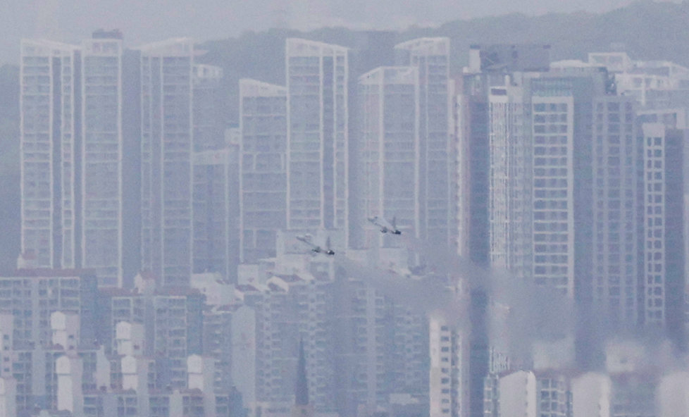 내일 오전까지 곳곳 미세먼지 ‘나쁨’…남부 최대 20㎜·제주 80㎜ 비