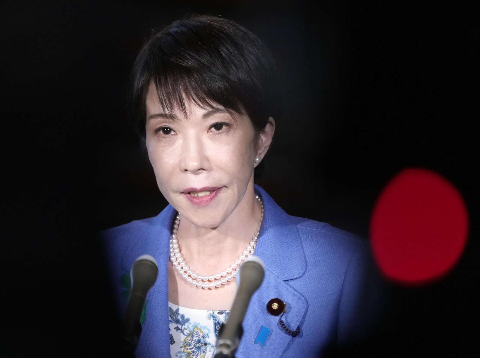 다카이치, 21일 야스쿠니 공물봉납 이어 22일 공물비용 추가 헌정