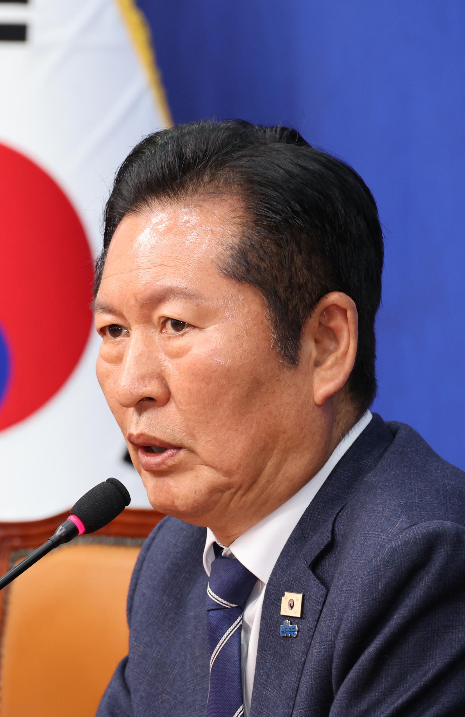정청래 “국민 눈높이 맞게 겸손한 자세 가져야”