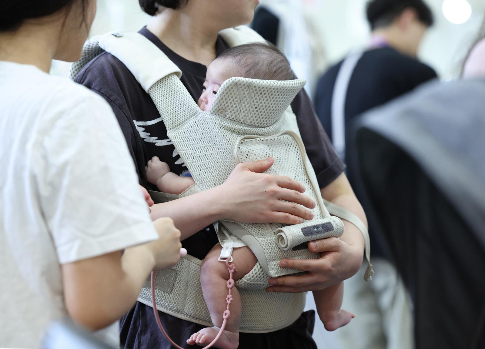 “임신 준비 미리하자”…작년 30만명 가임력 검사받아
