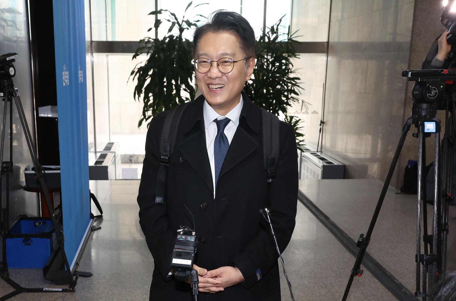김남준 전 대통령비서실 대변인이 24일 오전 서울 여의도 국회에서 정청래 더불어민주당 대표와 면담을 마치고 취재진의 질문에 답변하고 있다. 2026.02.24 [서울=뉴시스]