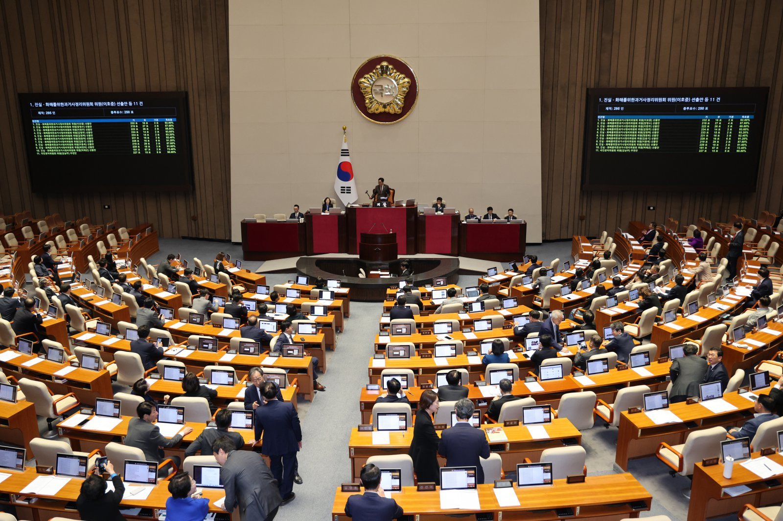 ‘공공의료 15년 의무 복무’ 국립의전원법 국회 통과
