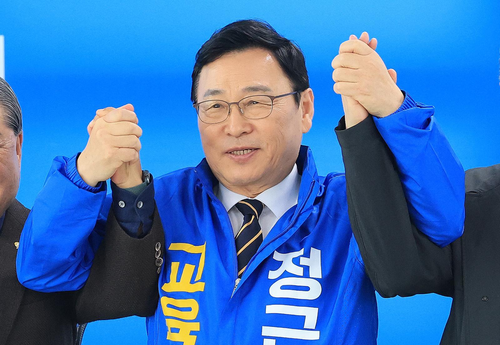 정근식, 서울교육감 진보 단일후보 확정…보수 윤호상과 맞대결