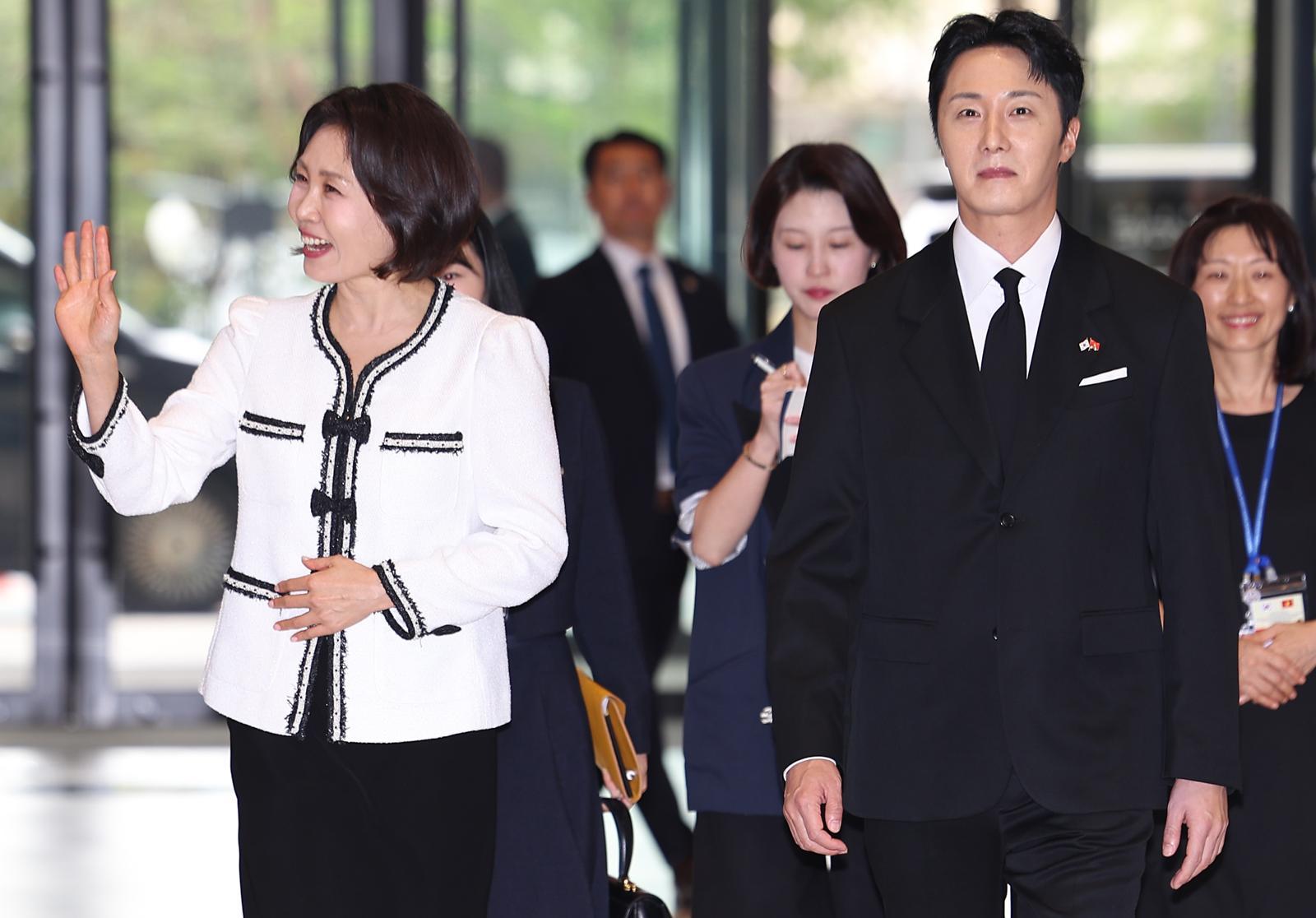 김혜경, ‘베트남 국민사위’ 정일우와 K컬처 홍보 “젊은분들 약과 좋아해”