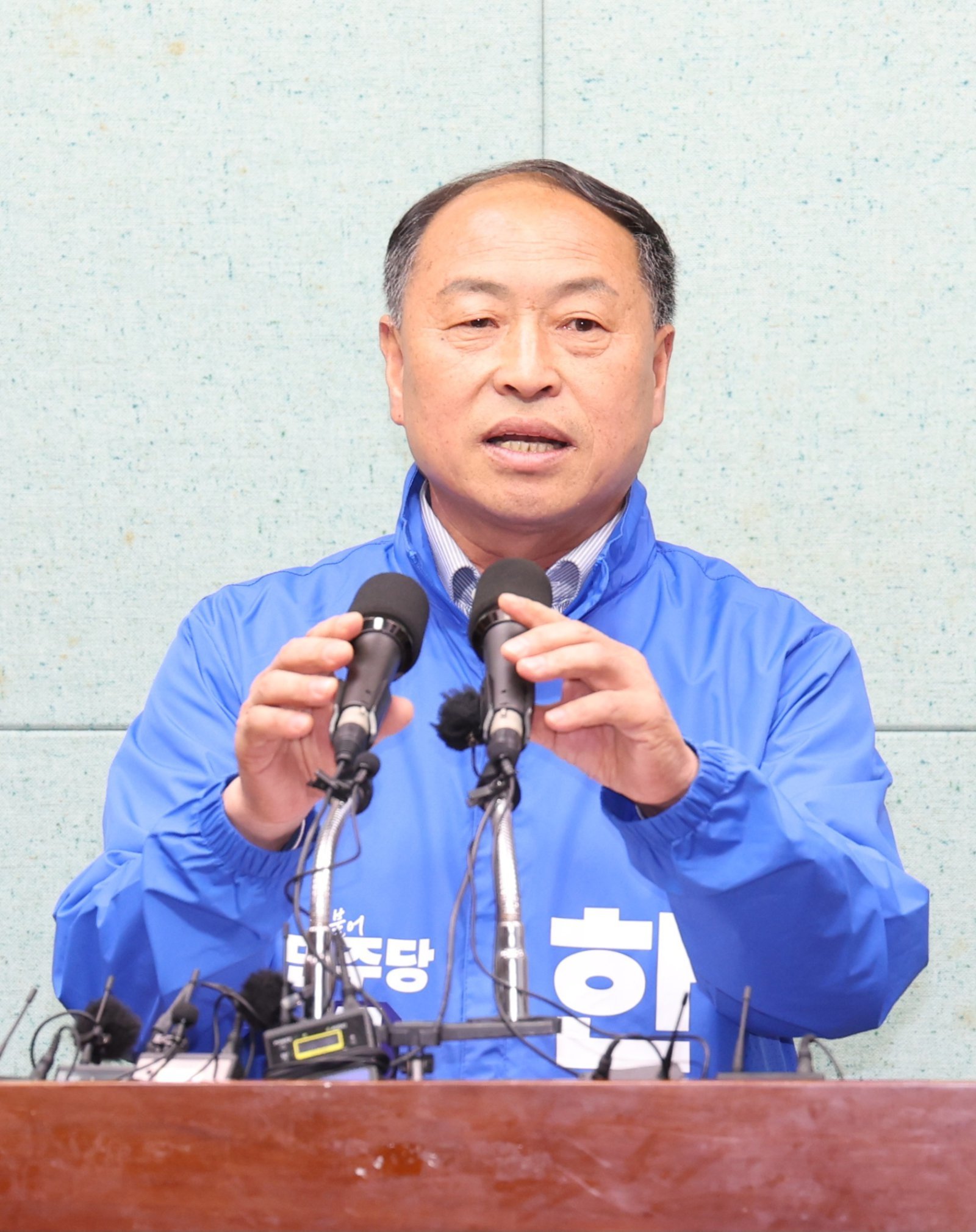 ‘돈봉투 의혹’ 한득수 “아무런 연관 없어…선거운동 때 잠깐 만난 사람”