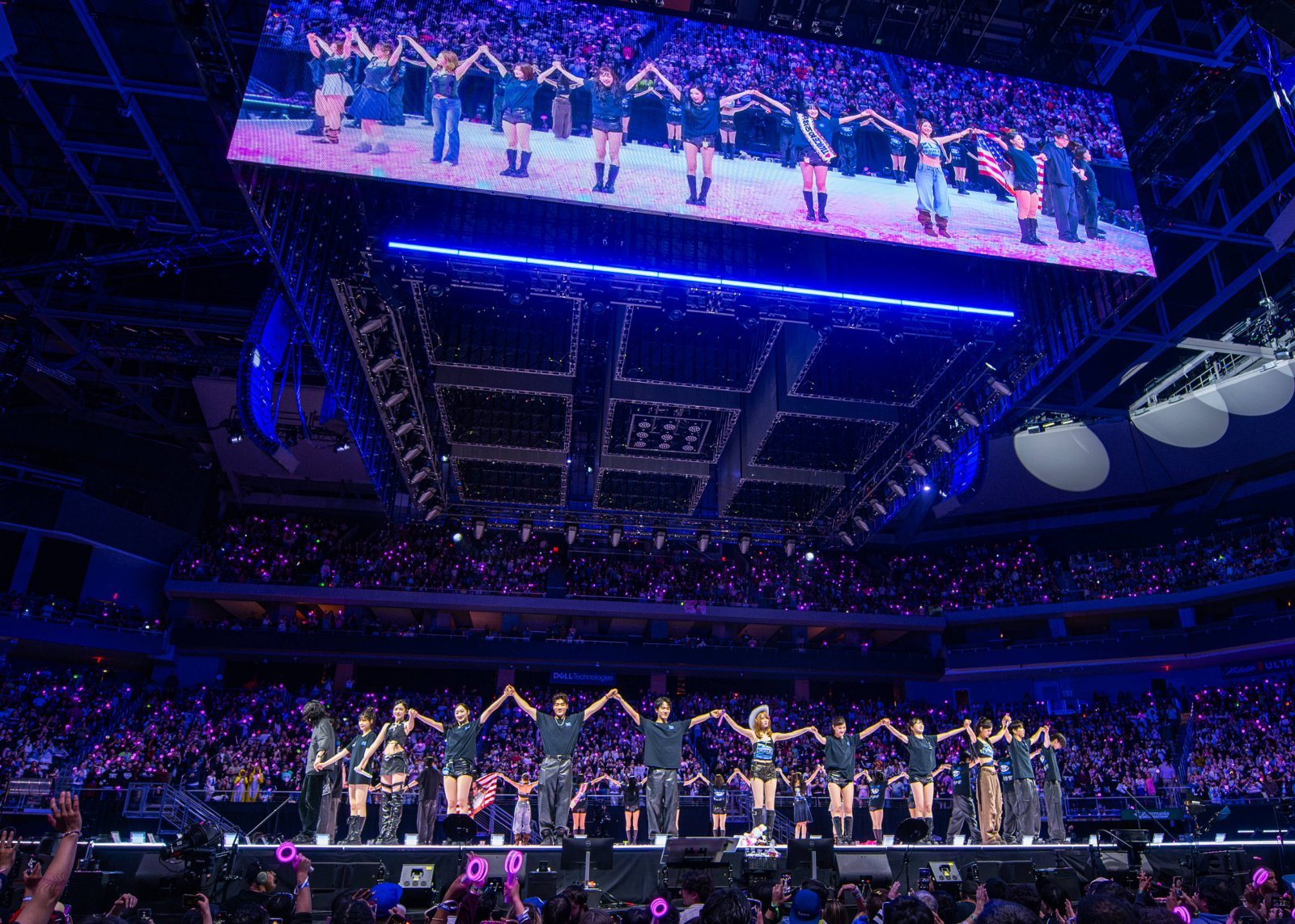 트와이스, 북미 투어 55만 관객 운집…“K팝 걸그룹 역대 최다”