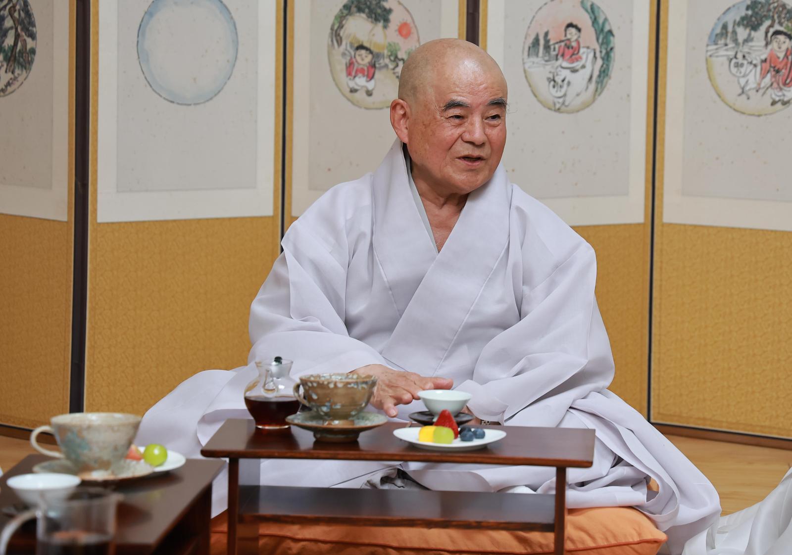혜국 대선사는 “희망이라는 마음의 등불 하나만 켠다면 누구나 자신을 바꿀 수 있다”고 말했다. 대한불교조계종 제공