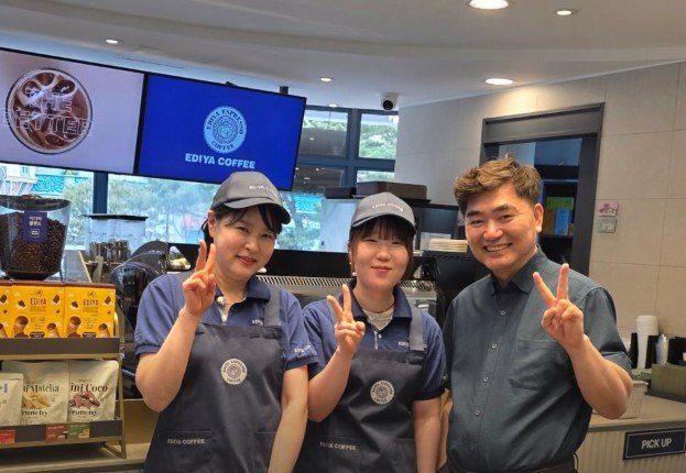 매출 0원에도…늑구 수색대에 커피 4500잔 쏜 카페 점주