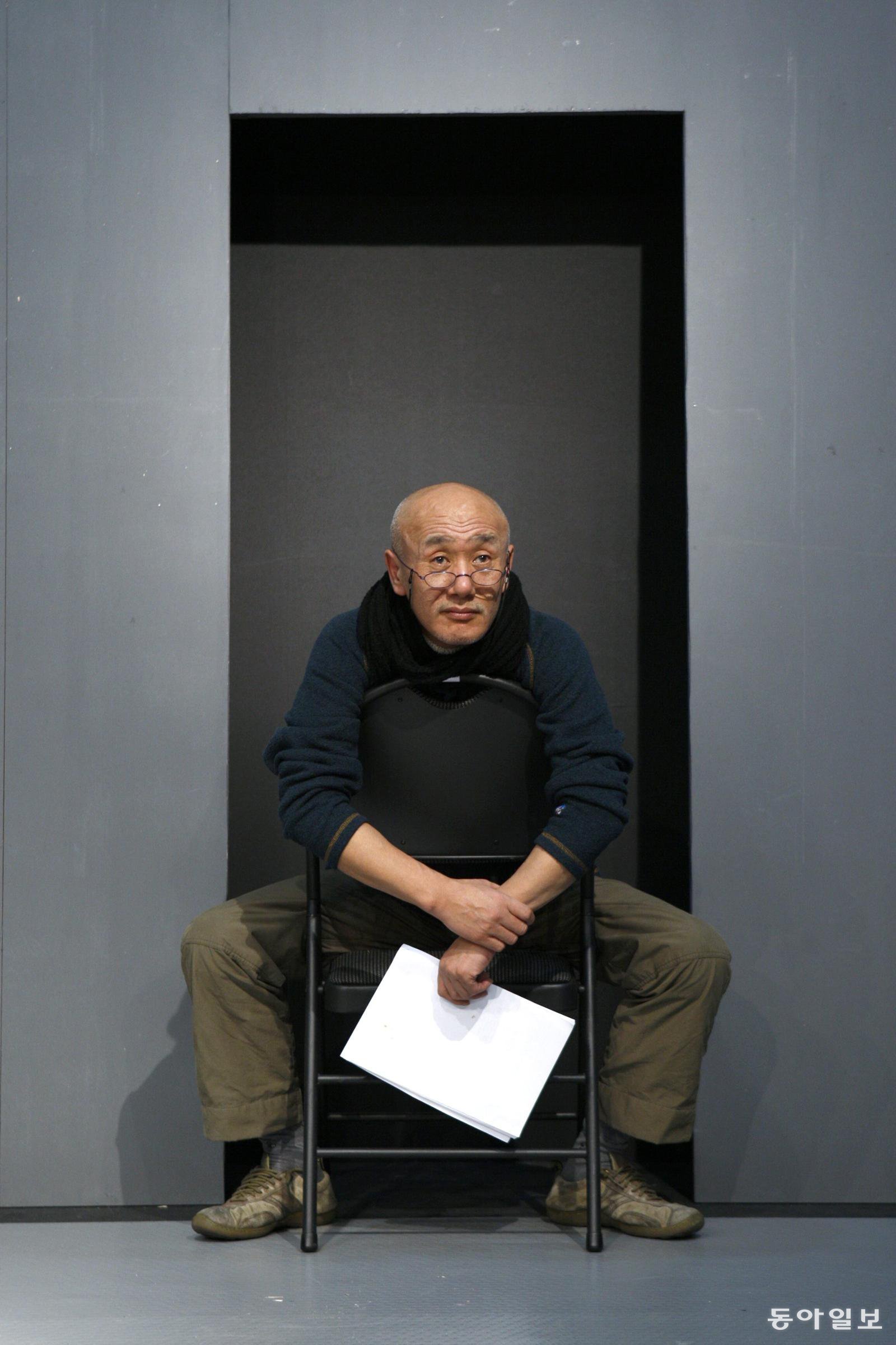 ‘비언소’를 필두로 레퍼토리 공연을 펼치는 1990년대 연극계 흥행작가 이상우 인터뷰. 홍진환 기자 jean@donga.com