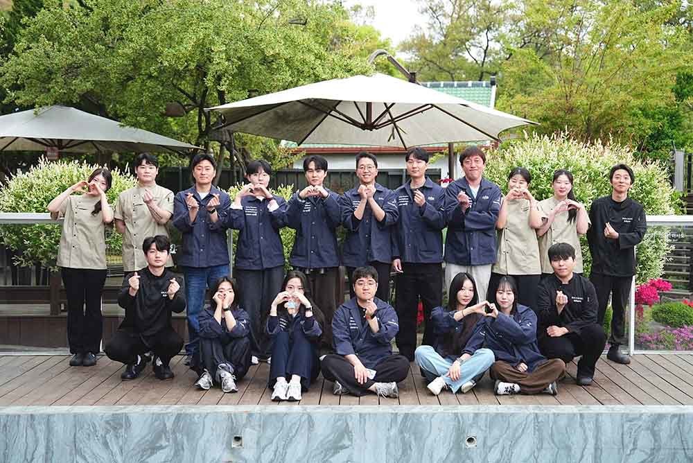 디지털쇼룸 ‘비래키키’를 방문한 스트레스솔루션 임직원 / 출처=스트레스솔루션