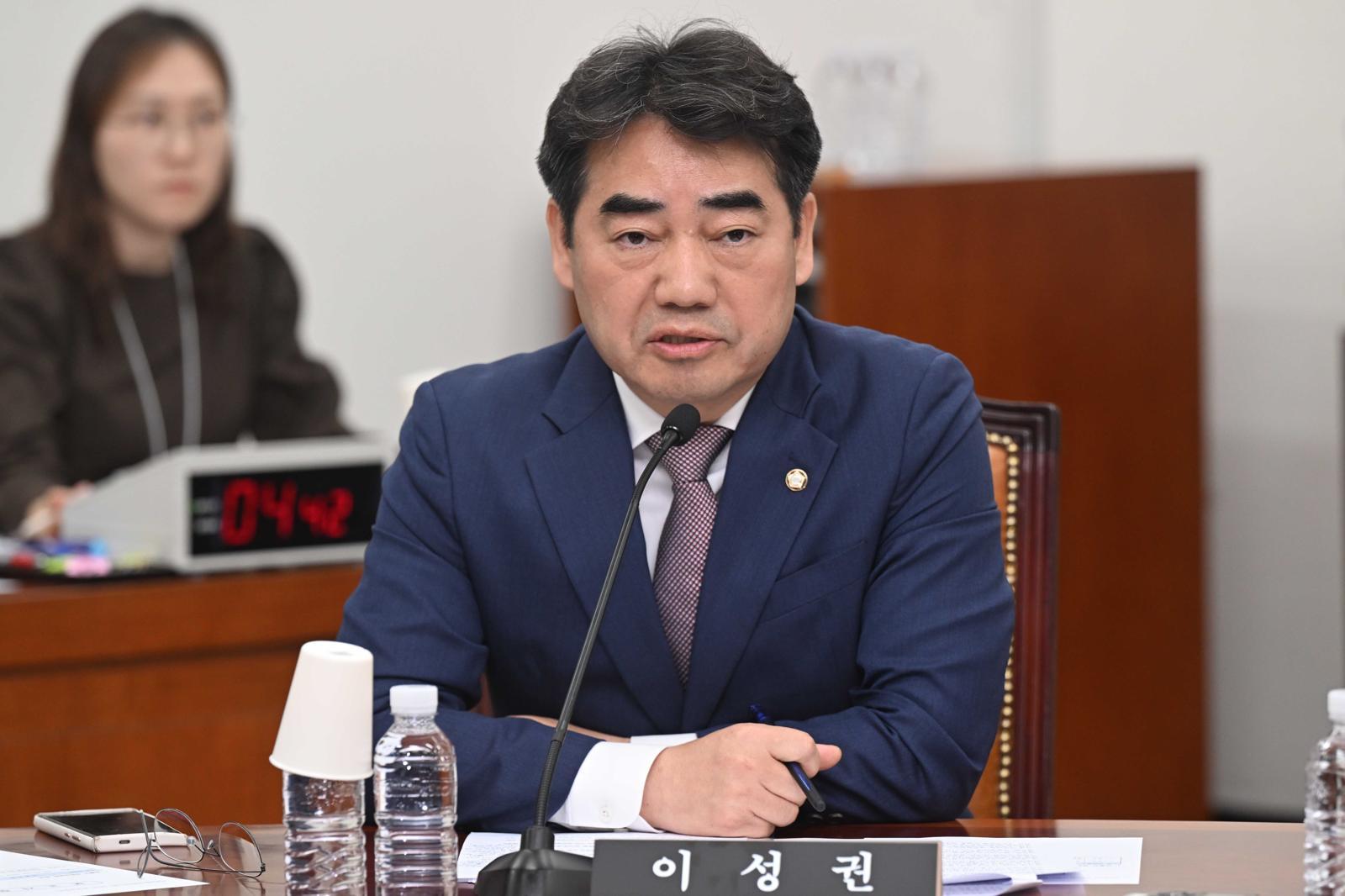 이성권 국민의힘 의원이 27일 오전 서울 여의도 국회에서 열린 정보위원회 전체회의에서 발언하고 있다. 2026.04.27. 뉴시스