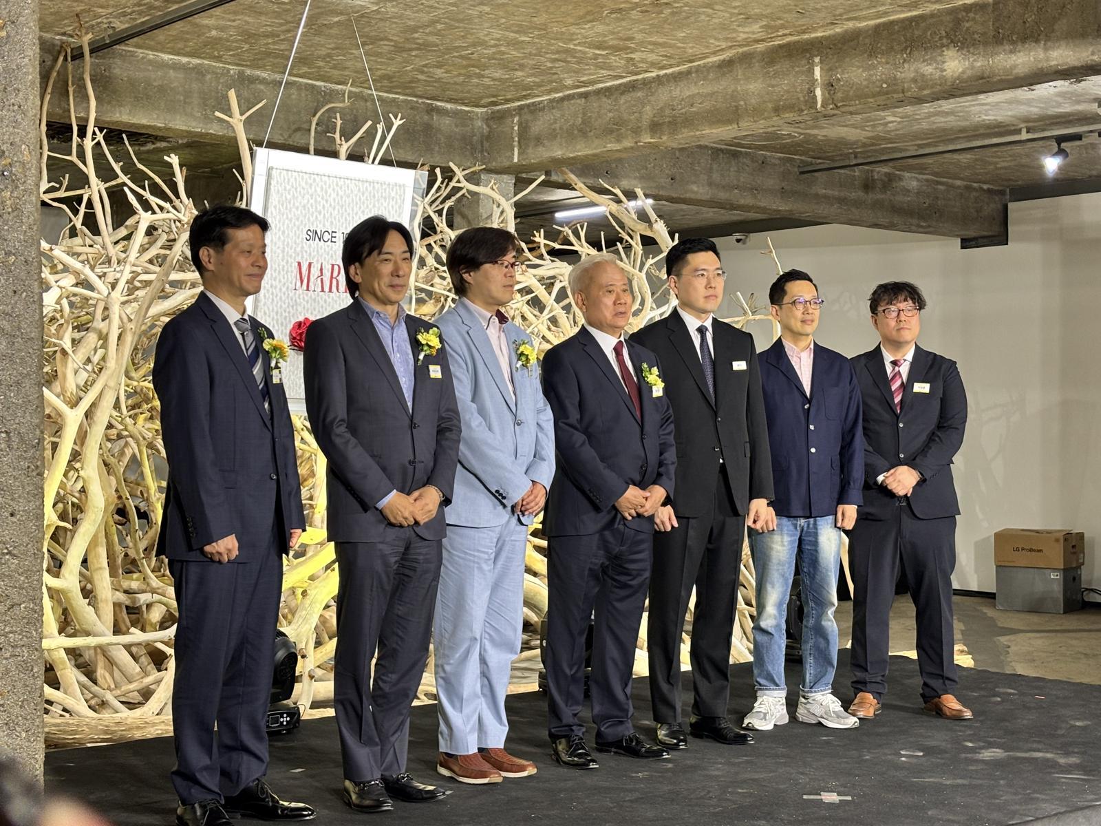 (왼쪽부터) 키타세 요시노리 스퀘어 에닉스 프로듀서, 우츠미 슈지 SEGA 대표, 코이누마 히사시 코에이 테크모 게임스 대표, 홍성열 마리오아울렛 회장, 홍진기 마리오아울렛 본부장, 이정훈 MGM CP.
