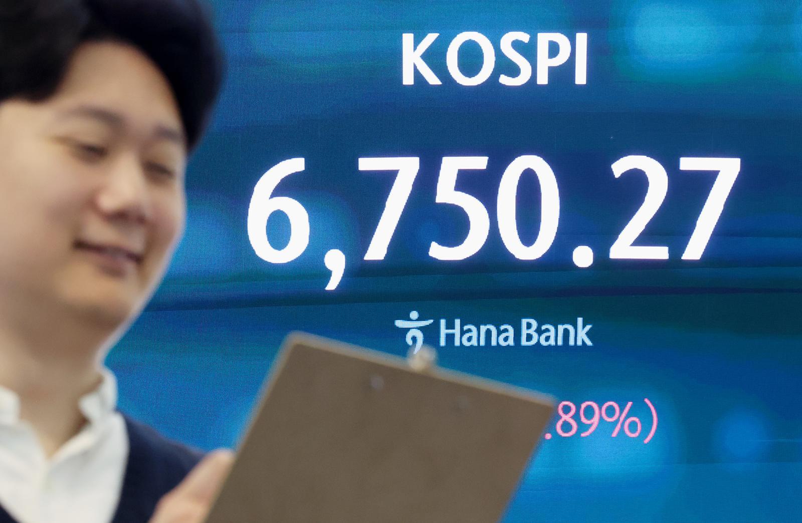 코스피, 장중 6750선 터치…또 사상 최고치 경신