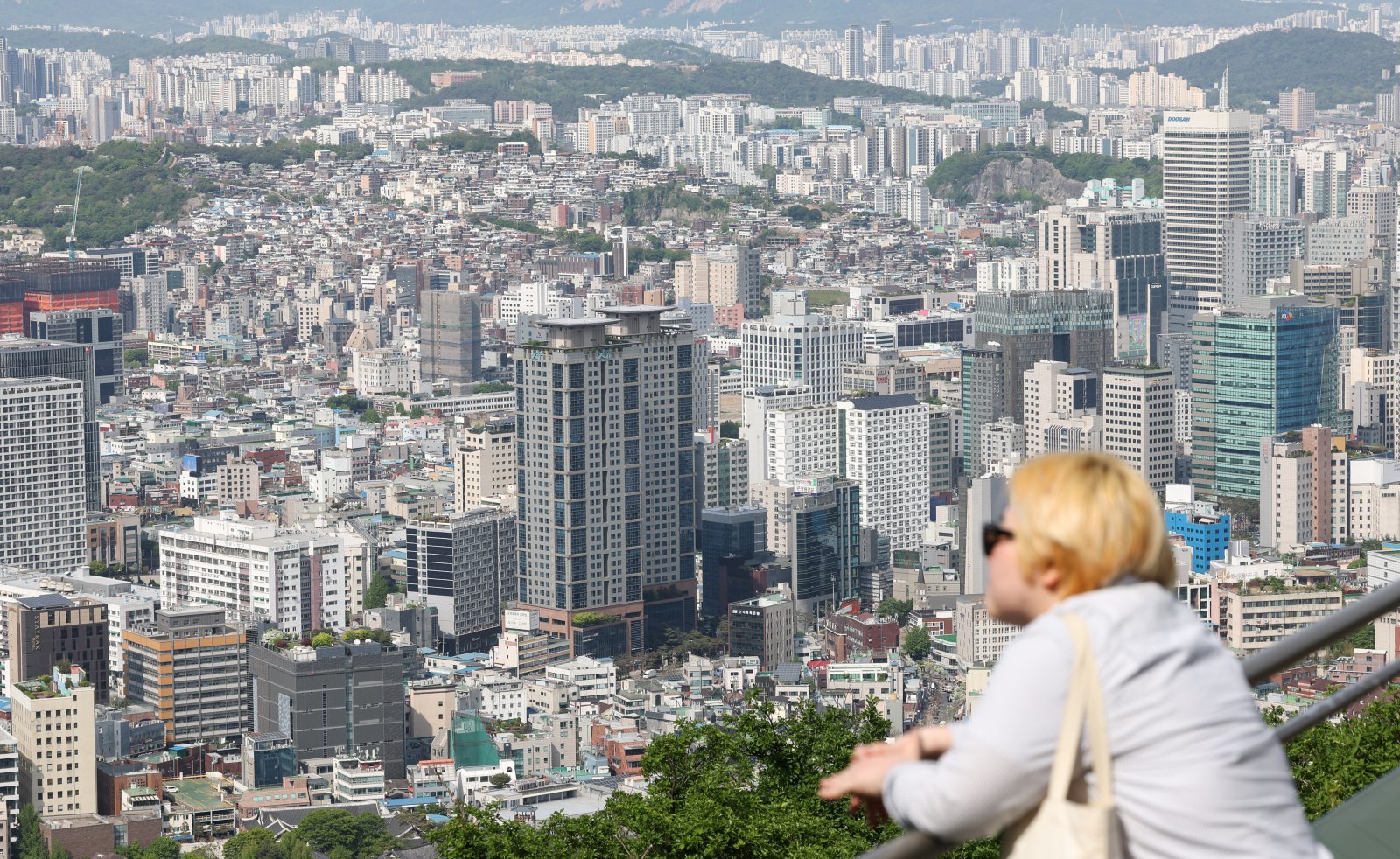 서울 남산에서 바라본 아파트 단지 모습. 2026.4.29 뉴스1