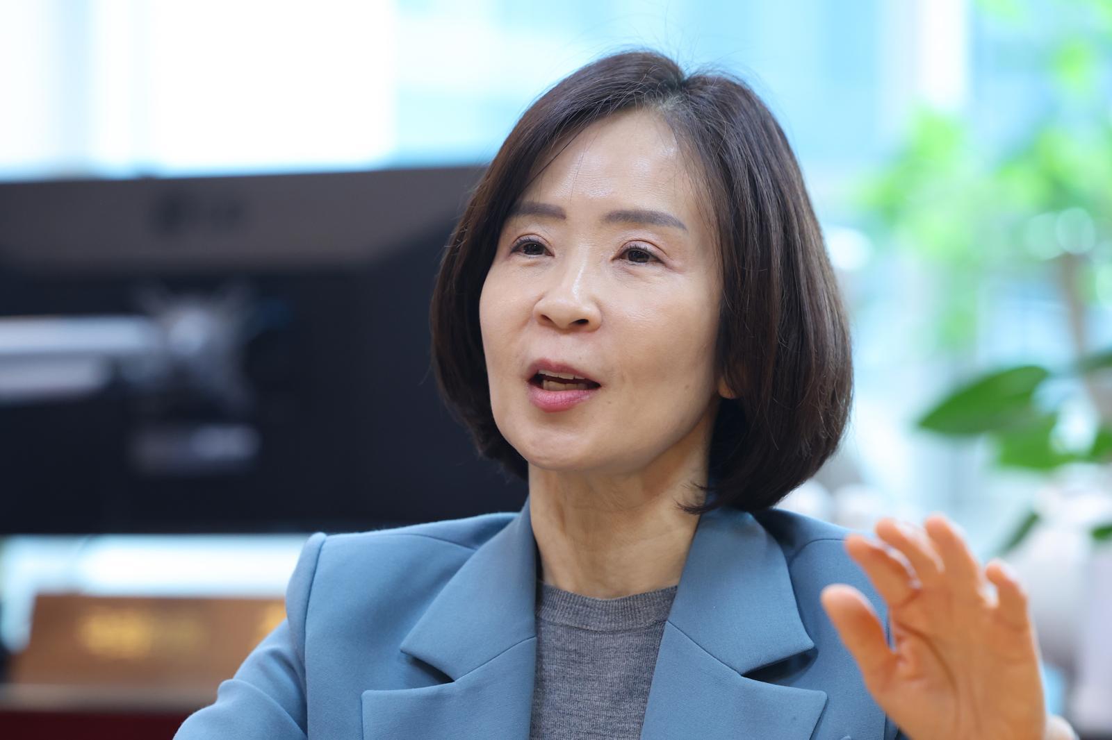 최수진 국민의힘 의원이 올 3월 서울 여의도 국회 의원회관에서 인터뷰를 하고 있다. 뉴스1