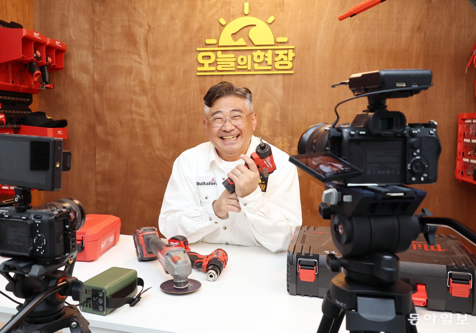 건설현장 뛰던 가을동화 가수, 이젠 드릴 쥐고 100만 뷰[은퇴 레시피]