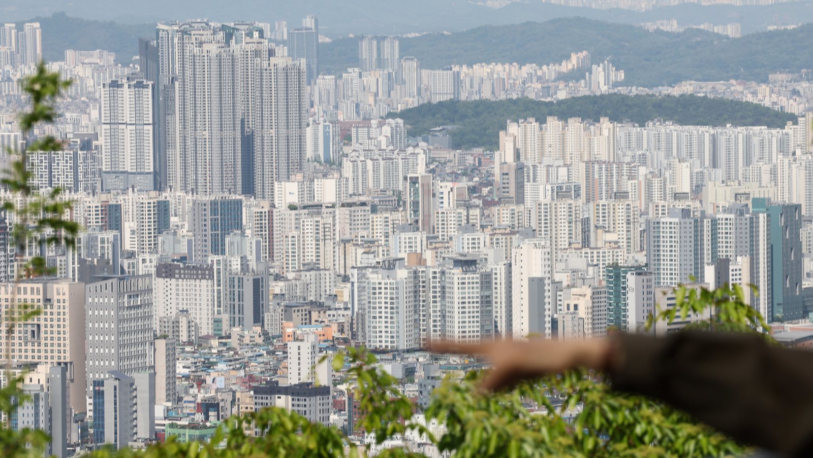 대출 막히자 관악 ‘8% 상승’…서울 집값, 외곽부터 들썩