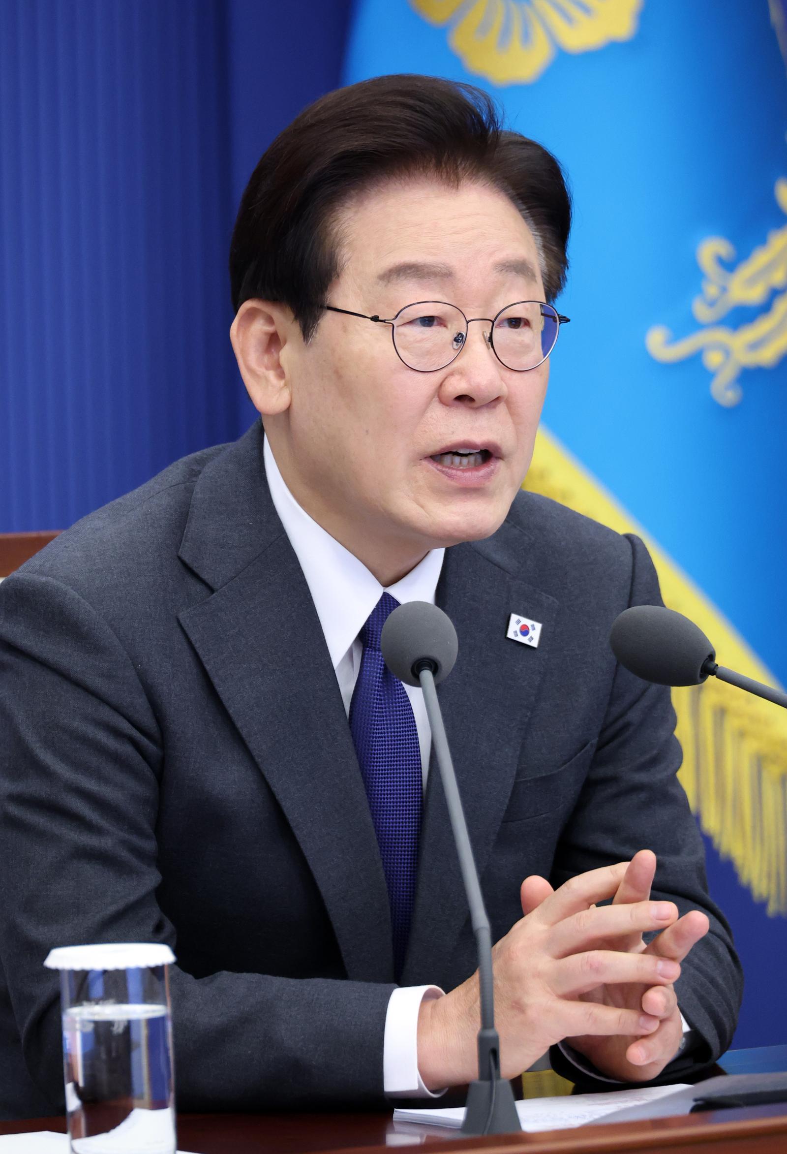 李 “조작기소 특검법, 시기는 여당이 판단”…선거 표심 의식한 듯