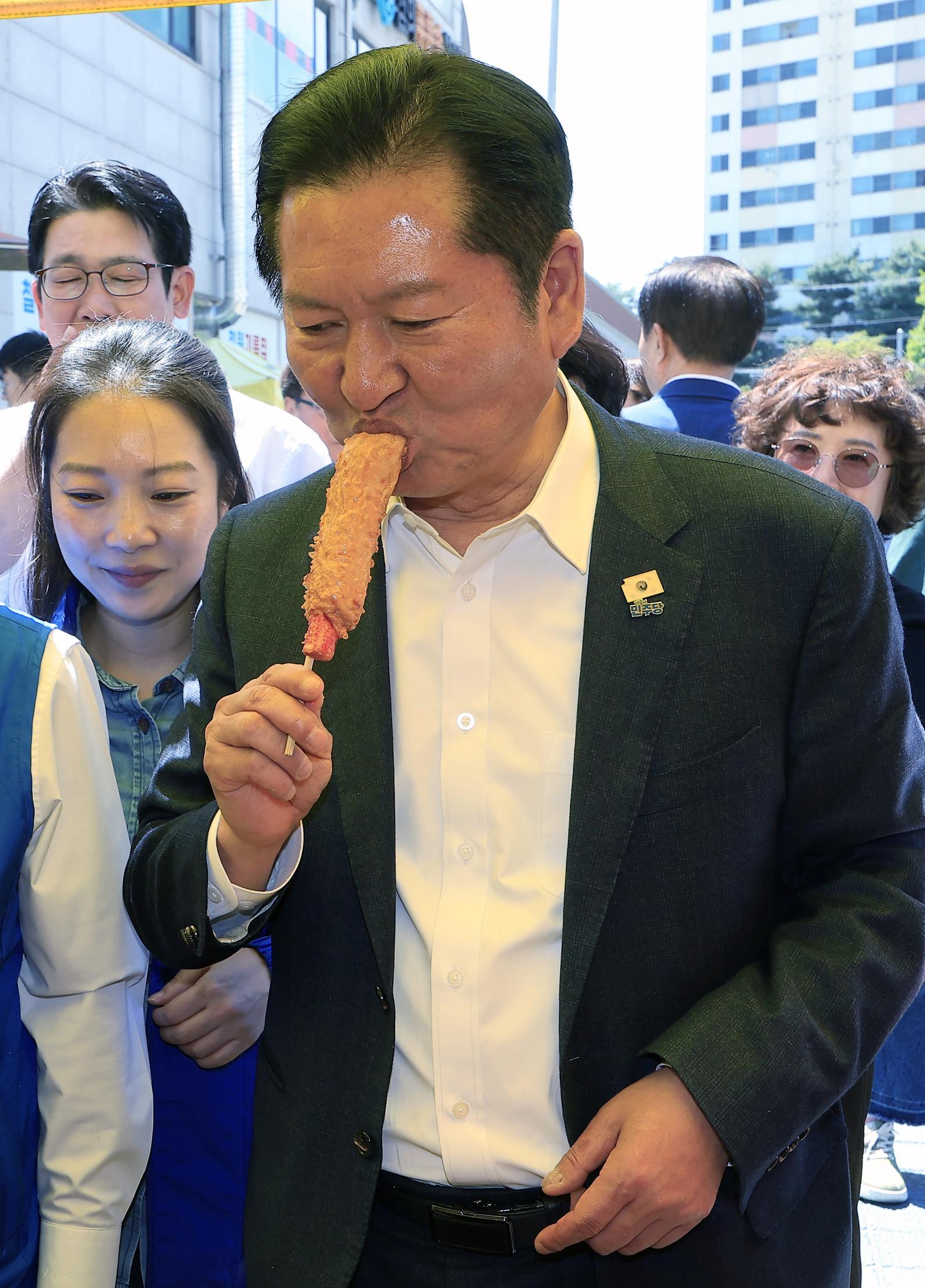 정청래 “특검법, 靑브리핑도 있고 당청 조율해야”…선거 뒤로 미루나