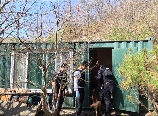 사제 총기 제작 검거 현장