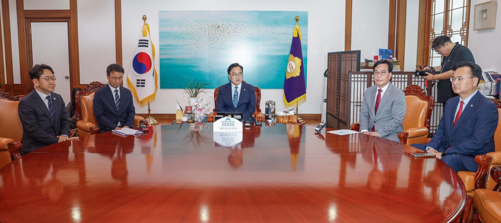 우원식 국회의장이 7일 서울 여의도 국회에서 열린 여야 원내대표 회동에서 모두발언을 하고 있다. 2026.5.7 뉴스1