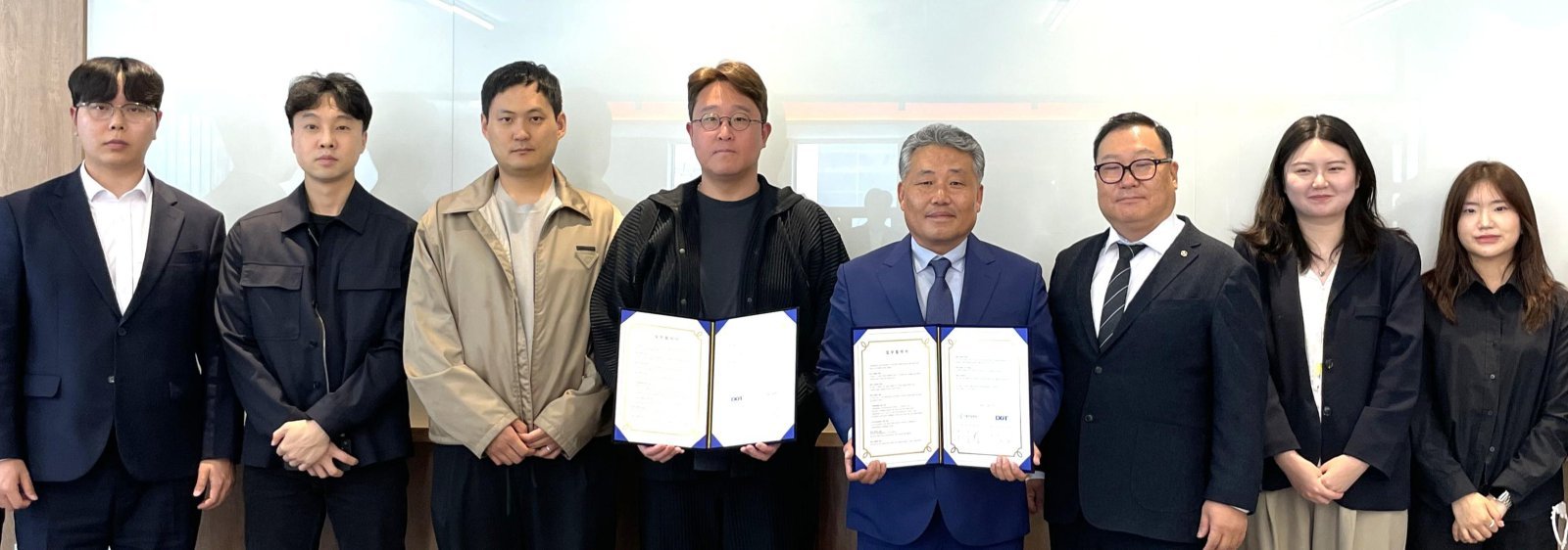 7일 대구 동구 디지티모빌리티 본사에서 수월한방병원과 디지티모빌리티가 상호 협력을 약속한 업무협약을 체결하고 있다. 디지티모빌리티 제공