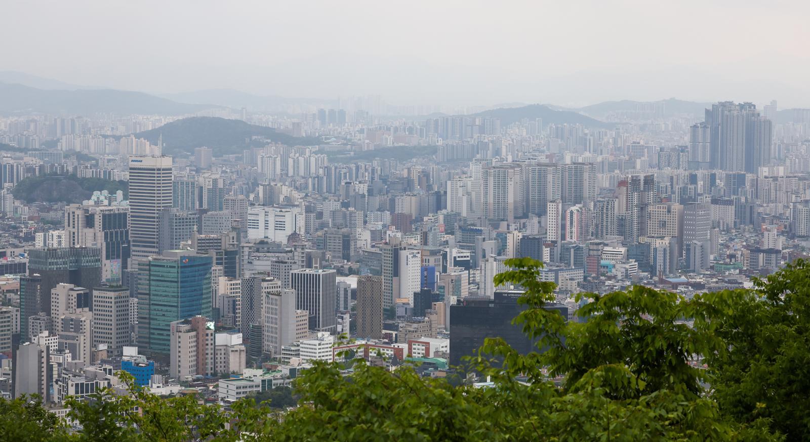 서울 남산에서 바라본 서울 시내 아파트 단지의 모습. 2026.5.7/뉴스1