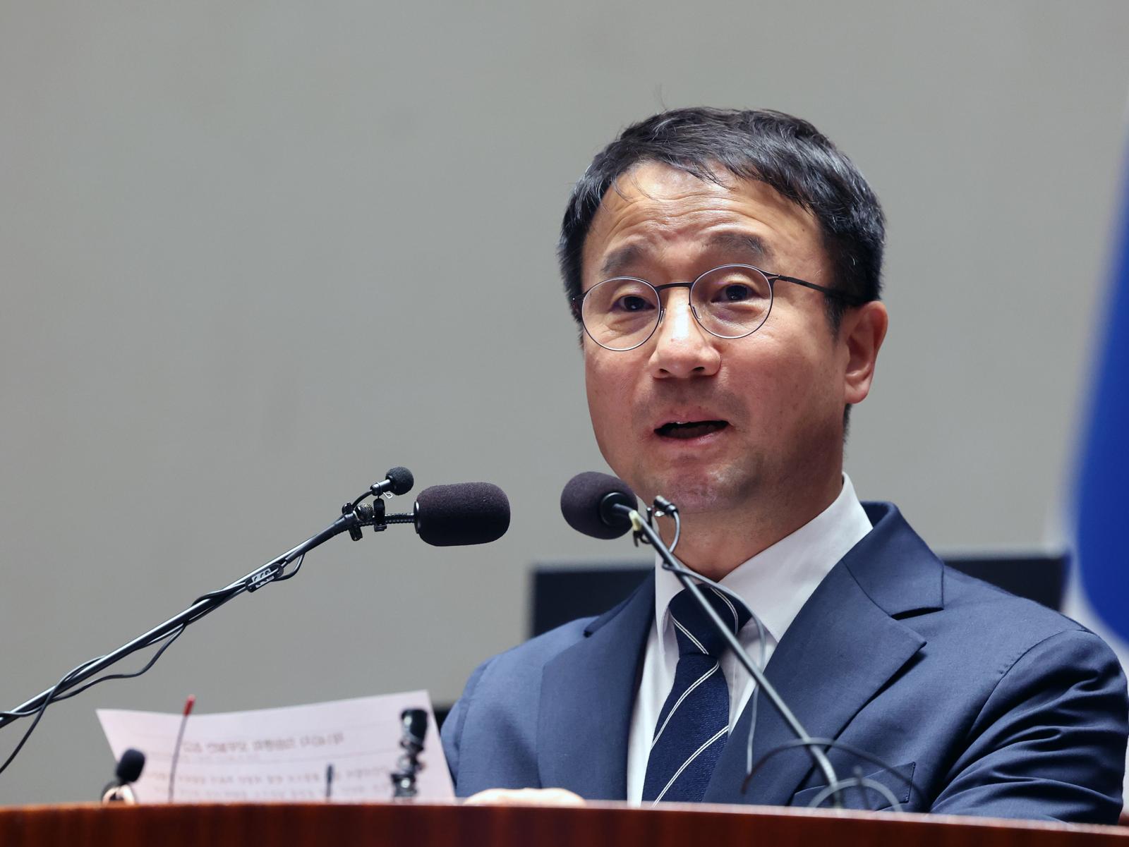 한병도 더불어민주당 원내대표가 8일 오후 서울 여의도 국회에서 열린 의원총회에서 모두발언을 하고 있다.  2026.5.8/뉴스1