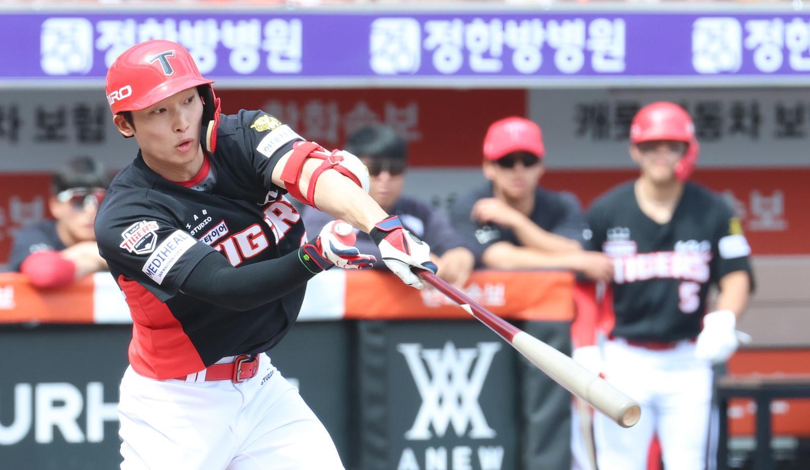 12일 대전 한화생명볼파크에서 열린 2026 신한 SOL KBO리그 기아타이거즈와 한화 이글스의 경기에서 기아 김호령이 타격 하고 있다. 2026.4.12 ⓒ 뉴스1