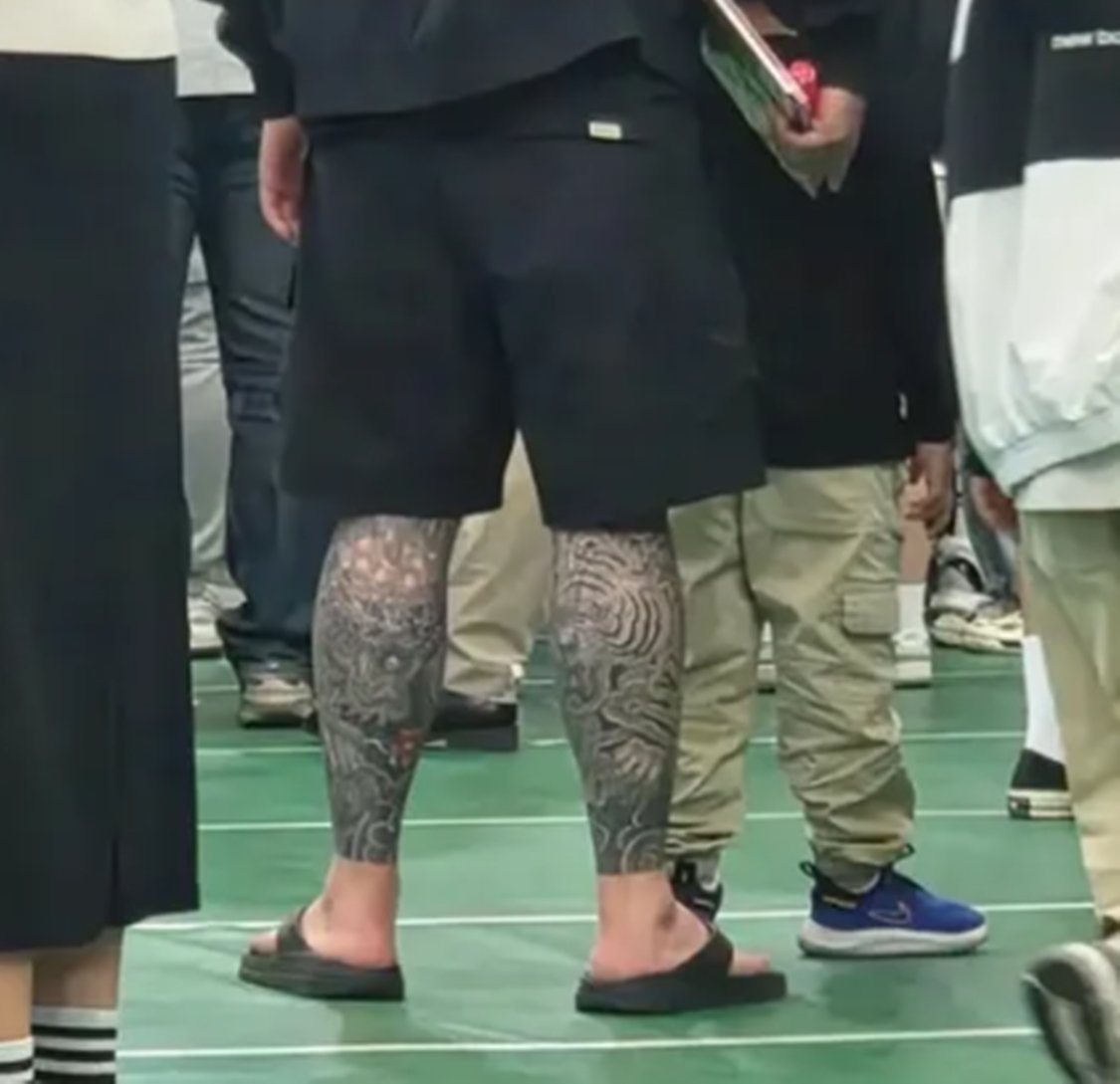 어린이날 행사 문신 노출 학부모