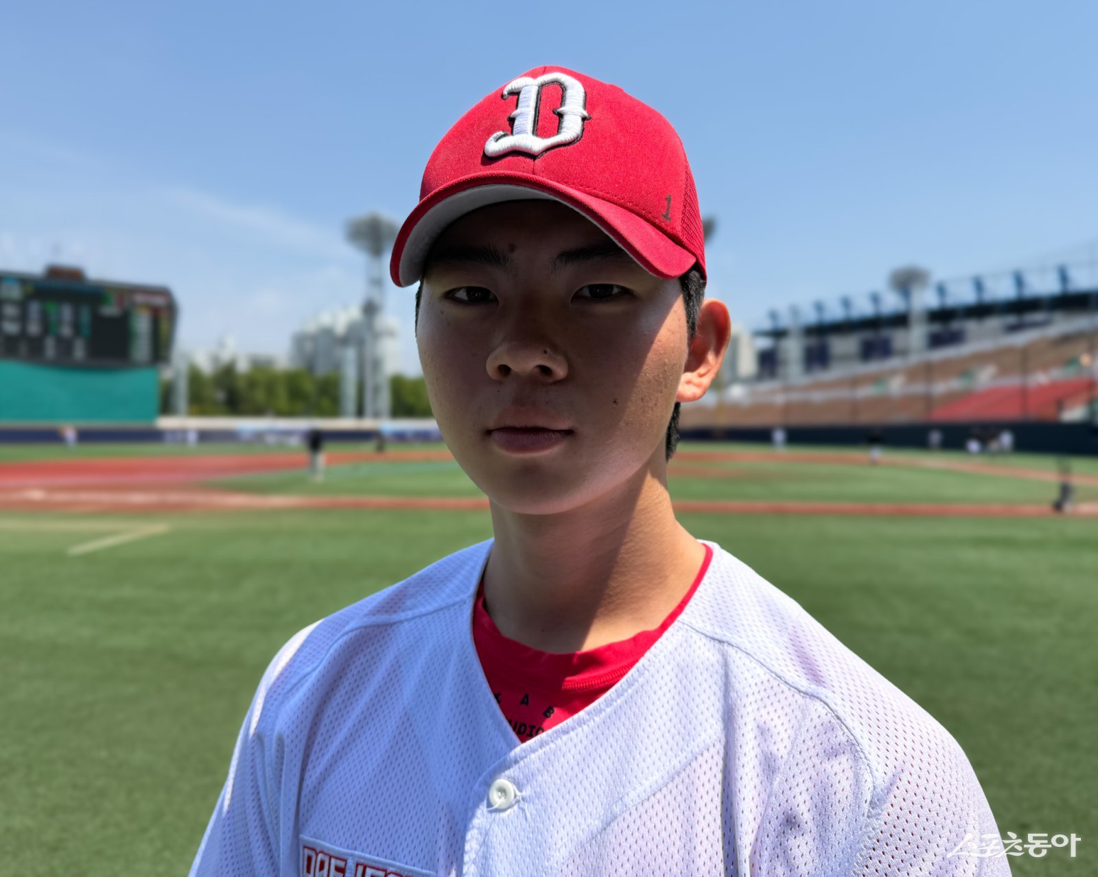 한규민 황금사자기 투구 모습