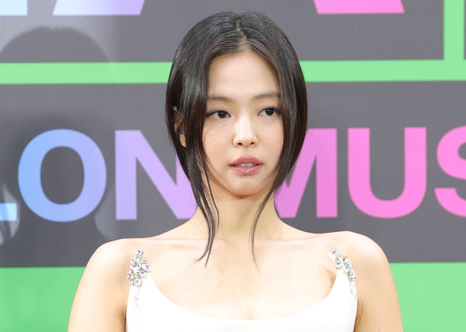 자기 기록 깬 제니…‘드라큘라’ 빌보드 핫100 10위