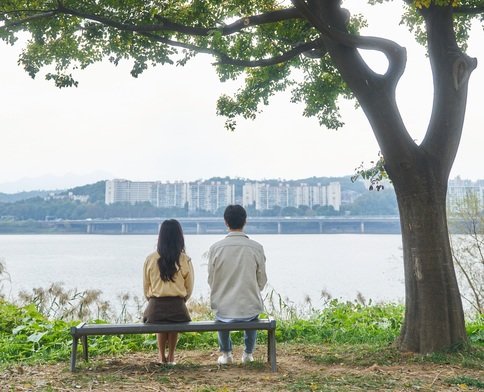 “데이트 한번에 26만원”…장보고 배달 뛰는 세계 커플들