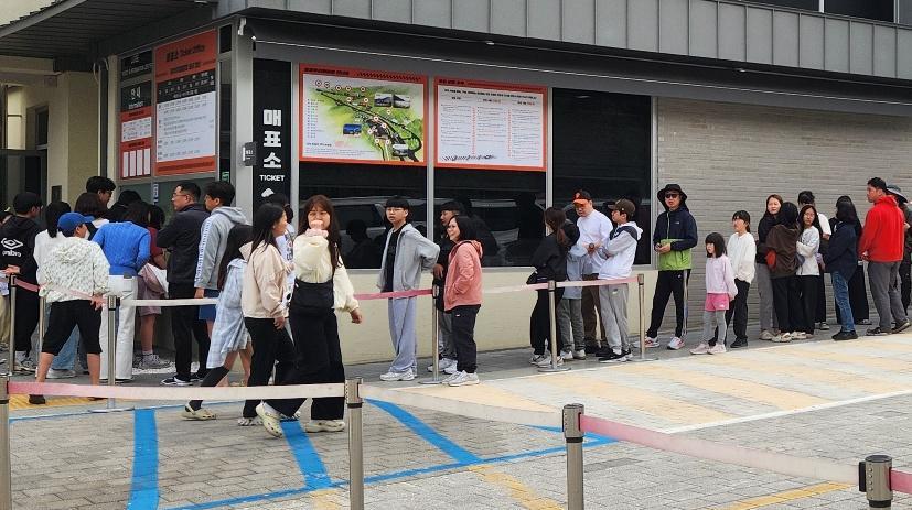 폐쇄된 옛 도로를 활용해 조성한 횡성루지체험장을 찾는 관광객이 올해 들어 크게 증가한 것으로 나타났다. 횡성군 제공
