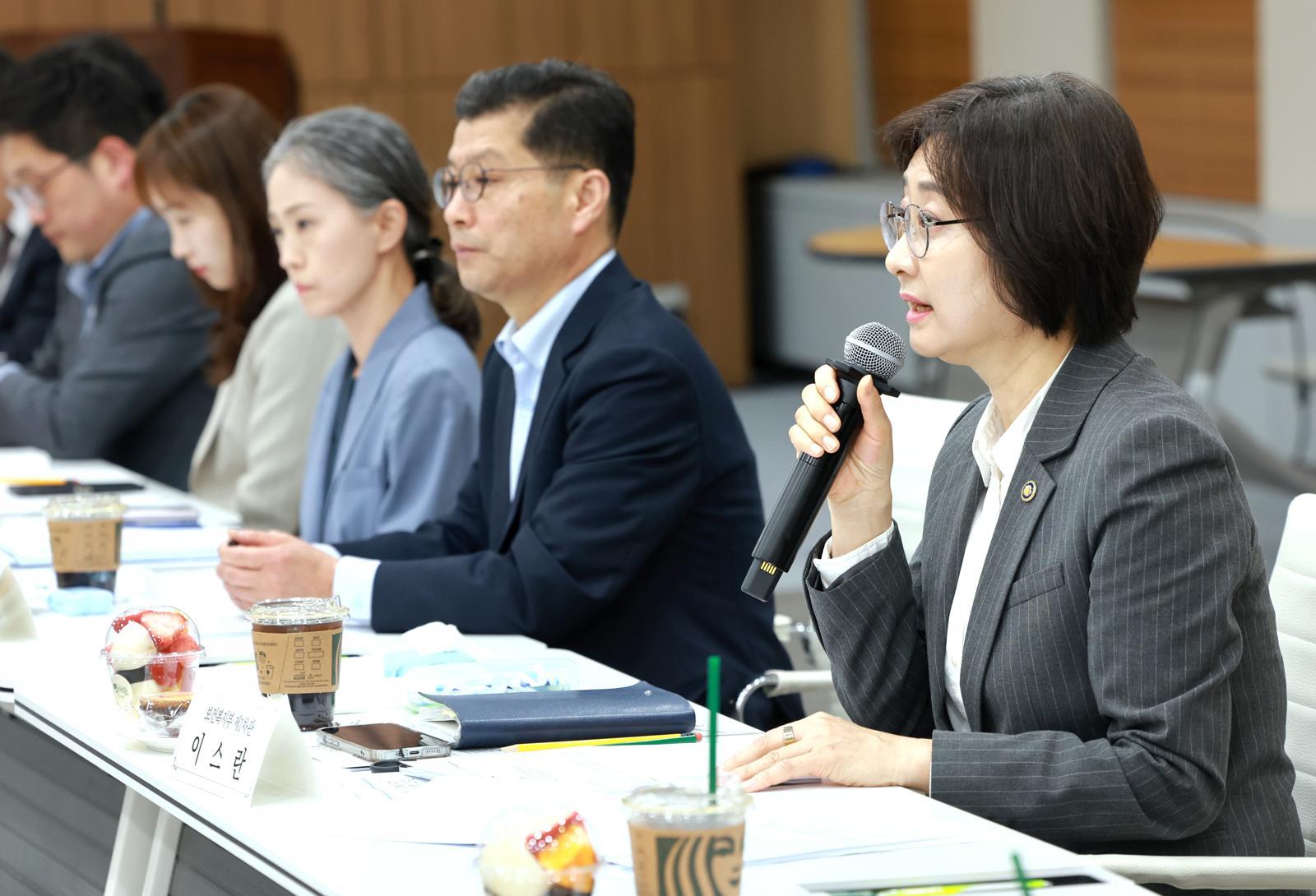 민노총 “돌봄노동자 기본급 최저임금 130%로”…식대·상여금도 요구