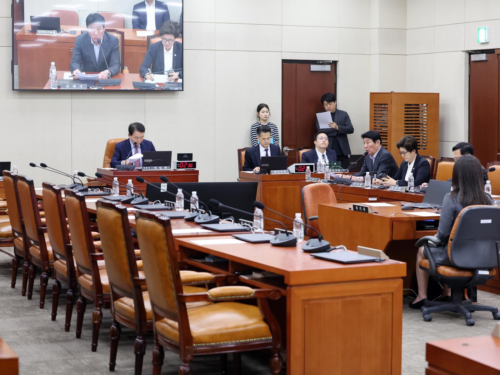 ‘나무호 공격 주체’ 함구하는 정부…발묶인 26척 안전이 딜레마