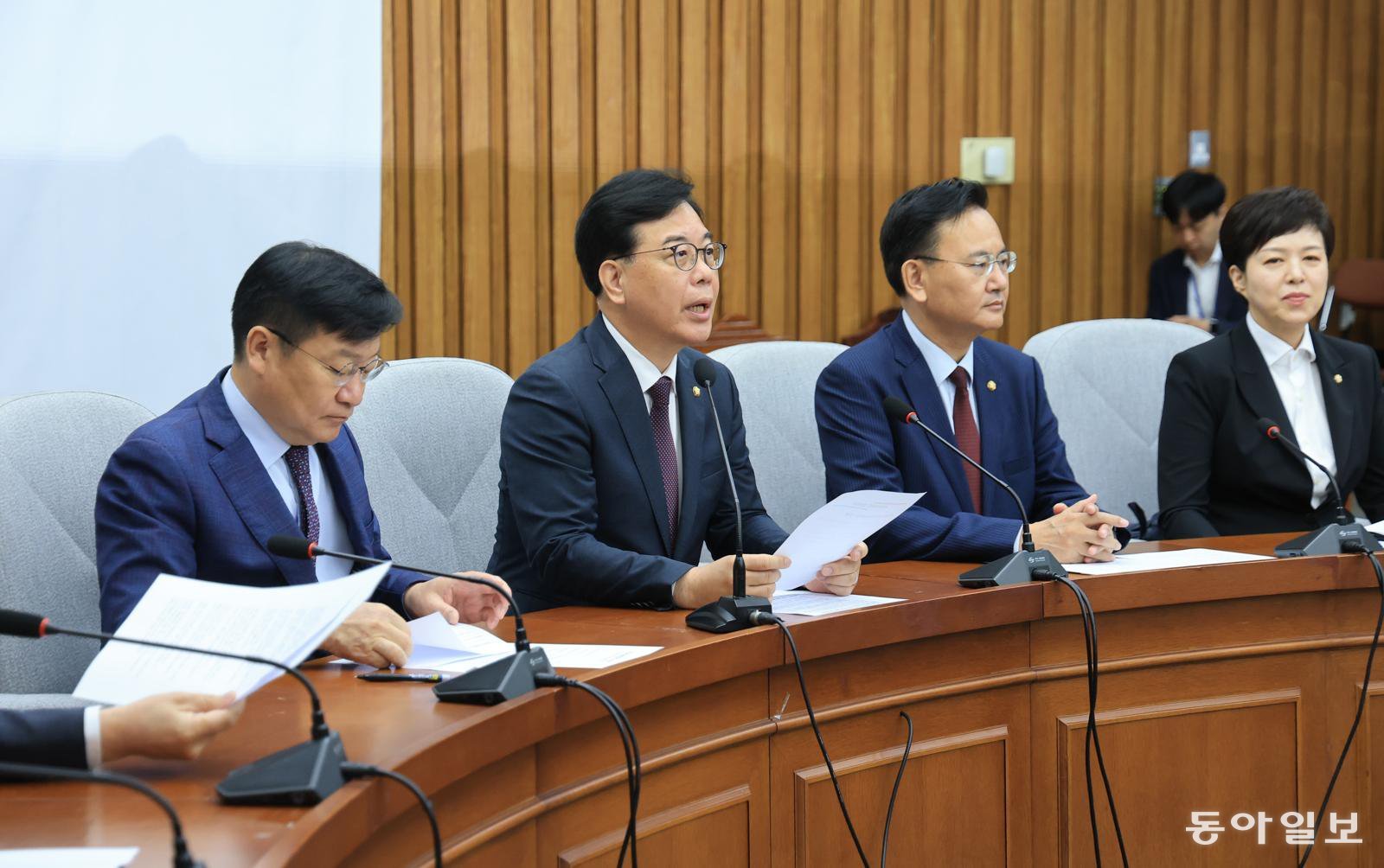 국힘 “검찰 지휘부, 상갓집 개만도 못한 신세”