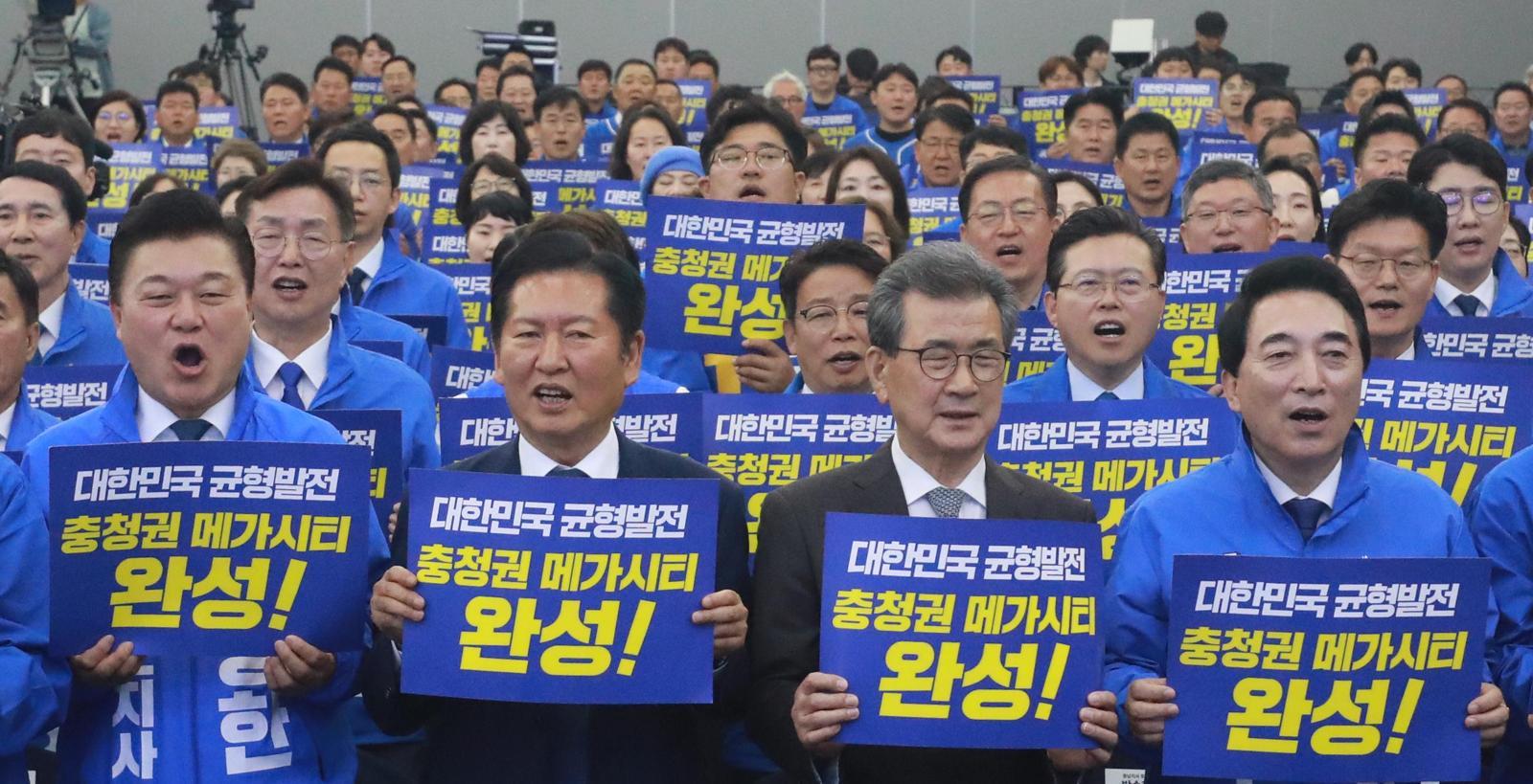 설화에 몸낮춘 鄭 “자만 안돼”… 거칠어진 張, 직함없이 “이재명”