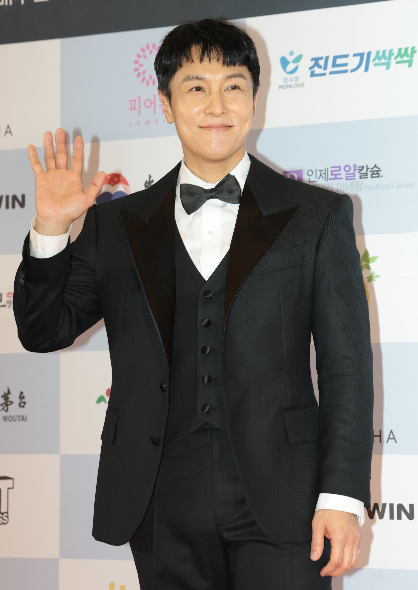 김동완, 논란의 SNS 발언 멈춘다…“앞으로 사무실서 관리”